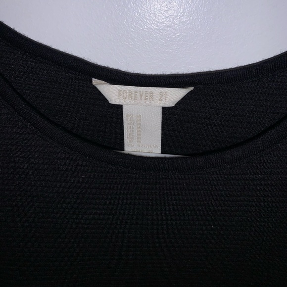 crop top - Picture 3 of 4